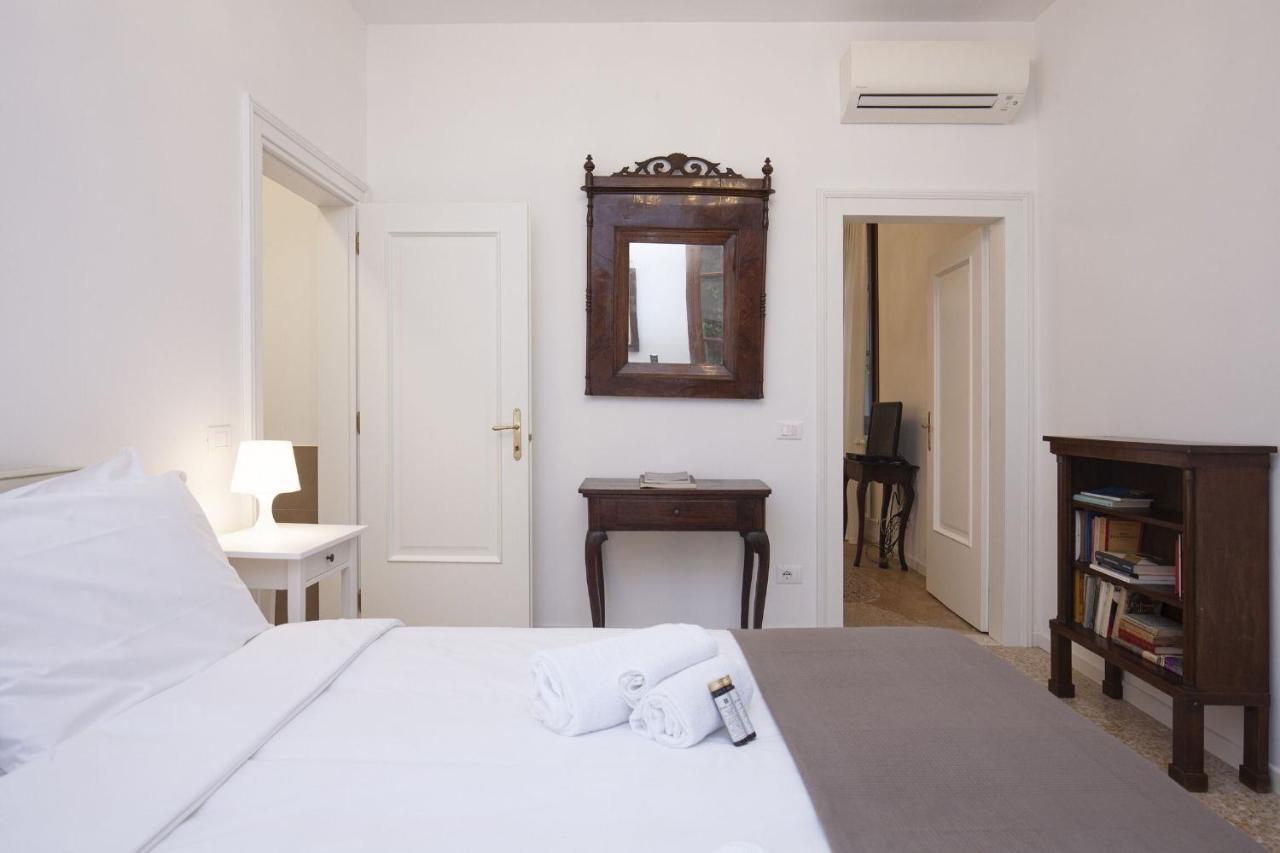 Residence Santa Marta By Halldis Venezia Esterno foto