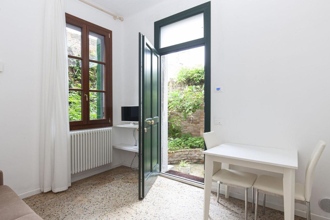 Residence Santa Marta By Halldis Venezia Esterno foto