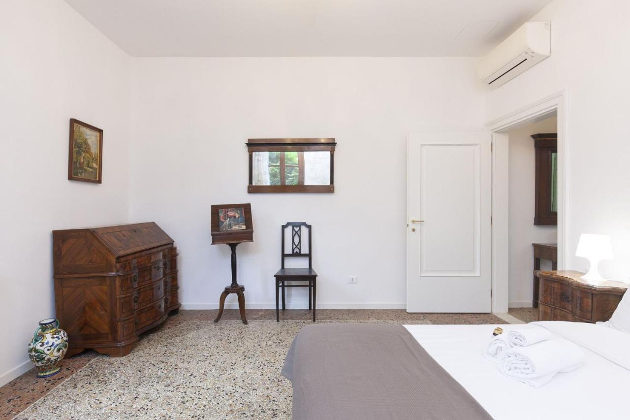 Residence Santa Marta By Halldis Venezia Esterno foto