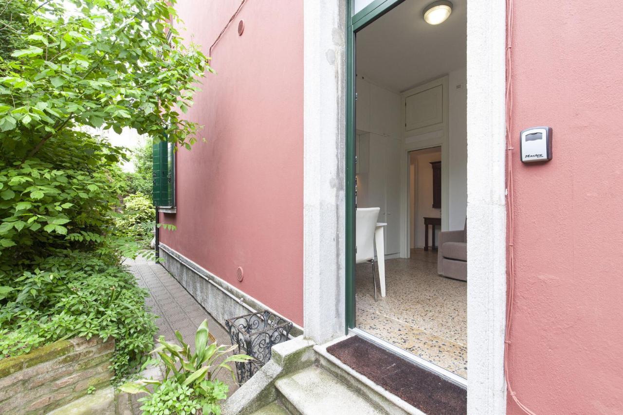 Residence Santa Marta By Halldis Venezia Esterno foto